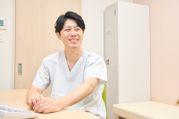 2026年10月、長原商店街の中に開院した「ぱすてるキッズクリニック長原」
